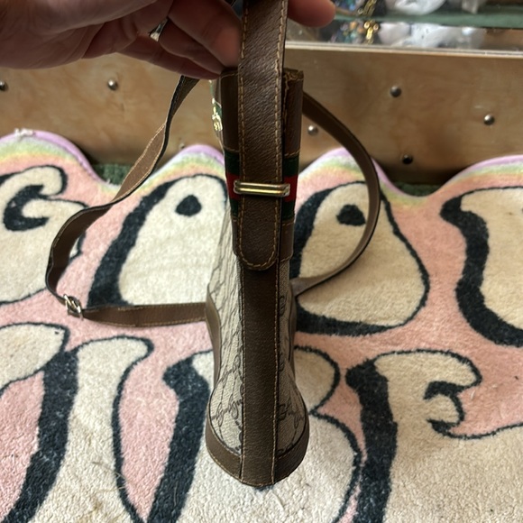 Vintage Gucci crossbody bucket bag - Picture 4 of 16